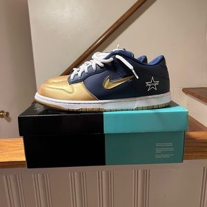 Nike sb dunk low supreme